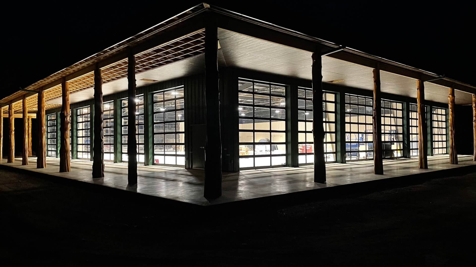 Full-view commercial doors